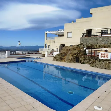 Residencial Puig Rom Apartment